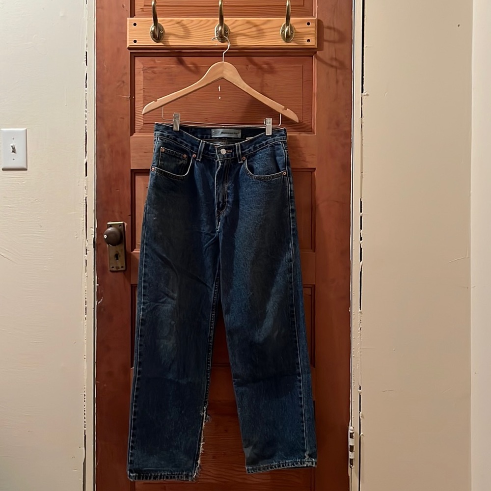 Levi 550 relaxed student jeans.